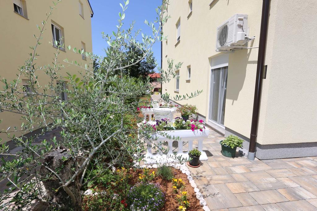 Apartments Bellator Šilo Exterior foto